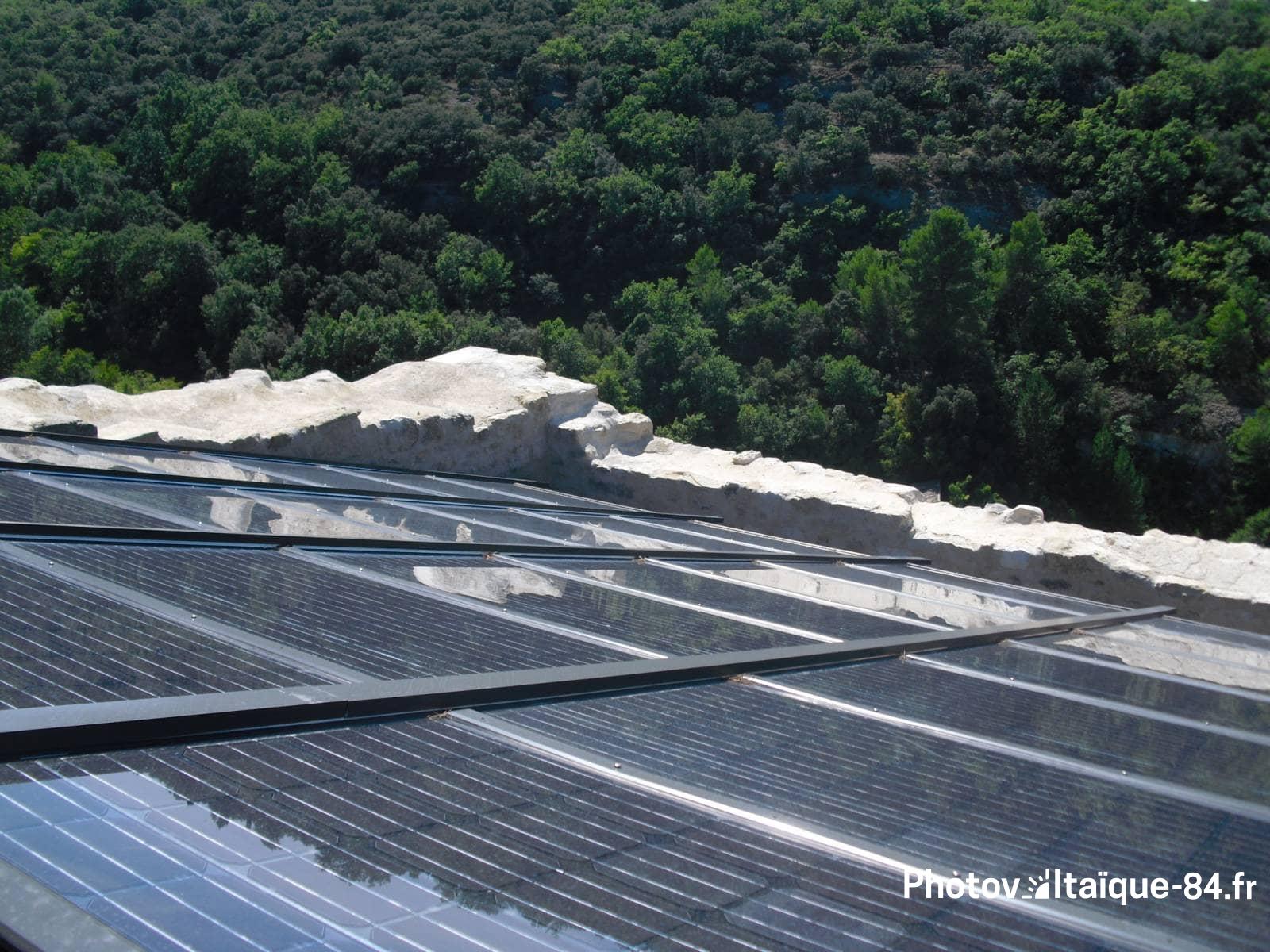 Centrale photovoltaique sur toiture dans le vaucluse - Beaucet