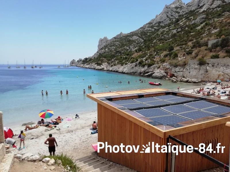 Installation solaire dans les calanques de Sormiou